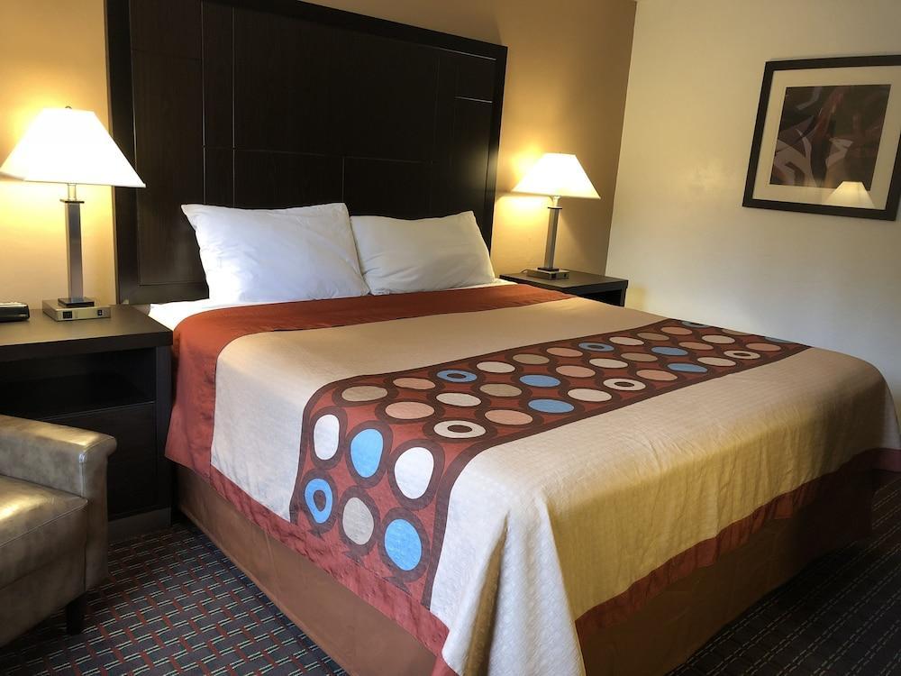 Super 8 By Wyndham Lacey Olympia Area Exterior photo