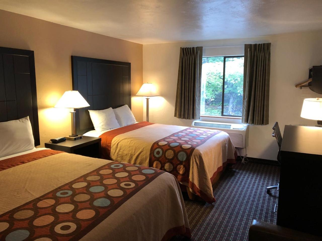 Super 8 By Wyndham Lacey Olympia Area Exterior photo